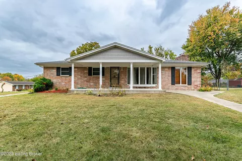 646 Pennsylvania Ave, Sellersburg, IN 47172