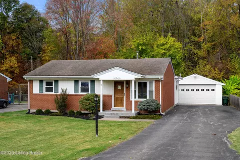 10900 Dezern Ave, Fairdale, KY 40118