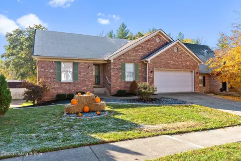 506 Auburn Oaks Dr, Louisville, KY 40214