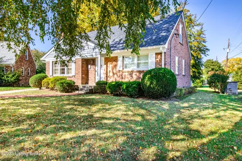 2504 Charles Ct, Louisville, KY 40218