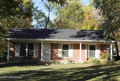 208 E Hodgenville Ave, Greensburg, KY 42743