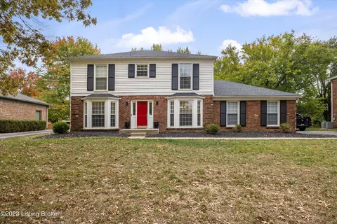 10100 Timberwood Cir, Louisville, KY 40223