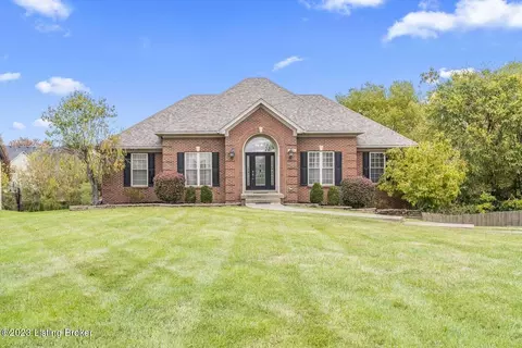 136 Shellys Pl, Shelbyville, KY 40065
