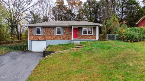 515 Patton Dr, Radcliff, KY 40160