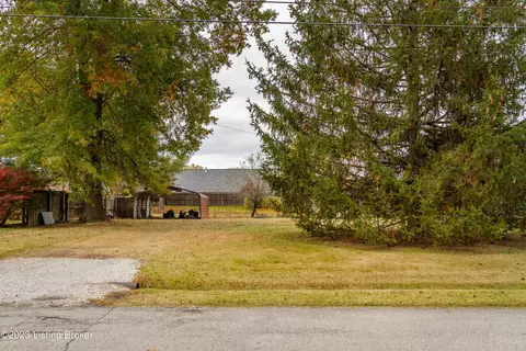 6611 North Dr, Louisville, KY 40272