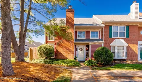 656 Cobblestone Sq, Louisville, KY 40223
