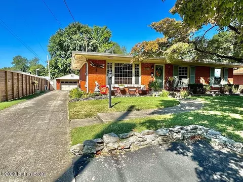 8004 White Cedar Dr, Louisville, KY 40219