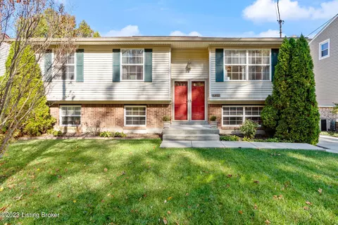 8303 Damascus Rd, Louisville, KY 40228