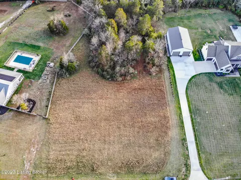 8806 Independence School Rd, Louisville, KY 40229
