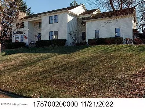 2003 Indian Chute, Louisville, KY 40207
