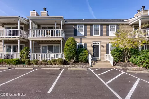 410 Mockingbird Valley Rd #17, Louisville, KY 40207