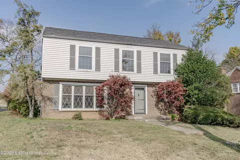 8111 Huntsman Trl, Louisville, KY 40291