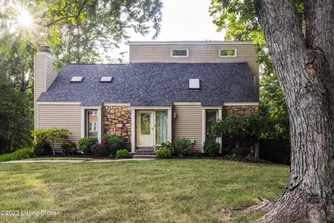 302 Bromwell Ct, Louisville, KY 40245