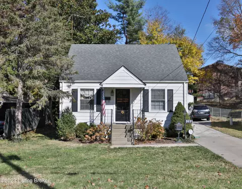 1621 Redwood Dr, Louisville, KY 40213
