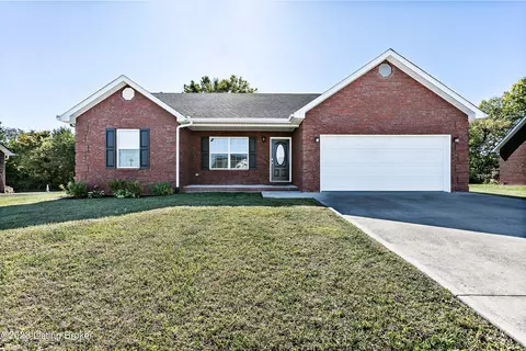 141 Scenic Hill Dr, Lebanon, KY 40033