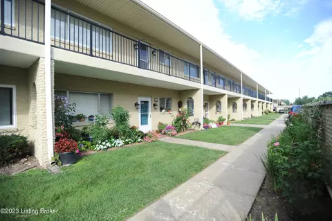 316 Casa Bella Ct, Louisville, KY 40220