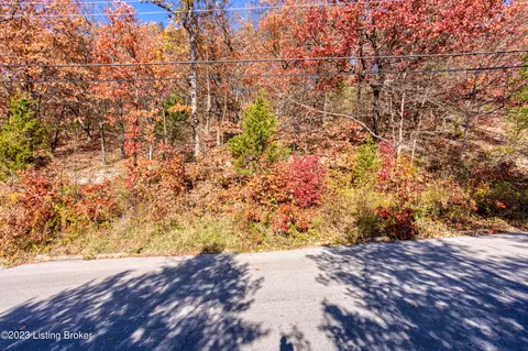 5248 Rollingwood Trl, Louisville, KY 40214