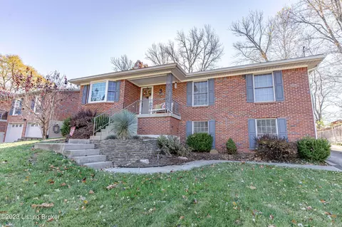 10511 Sunlight Ln, Louisville, KY 40272