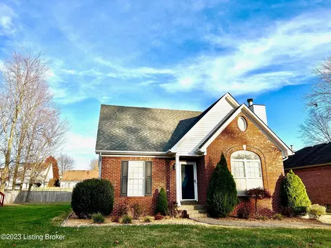 10515 Parkerwood Pl, Louisville, KY 40229