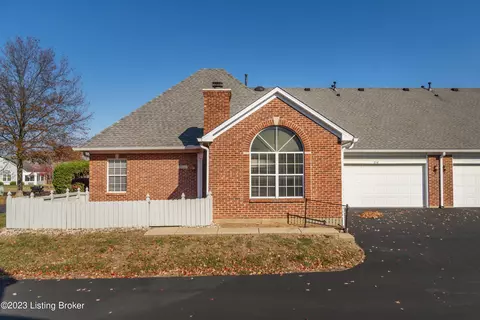 8116 Meadowgreen Pl, Louisville, KY 40299