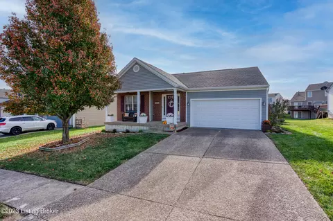 11802 Longview Farm Dr, Louisville, KY 40299
