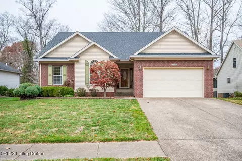 508 Valley College Dr, Louisville, KY 40272