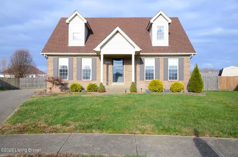 6200 Winding Stream Dr, Louisville, KY 40272
