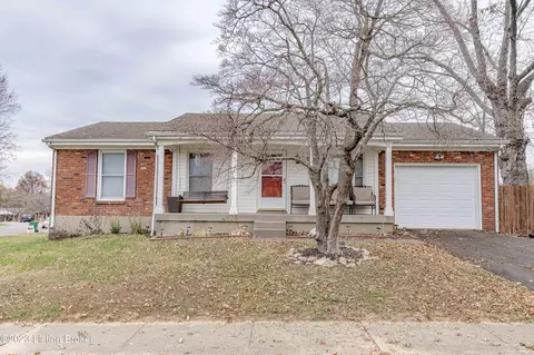 5301 Chasewood Pl, Louisville, KY 40229