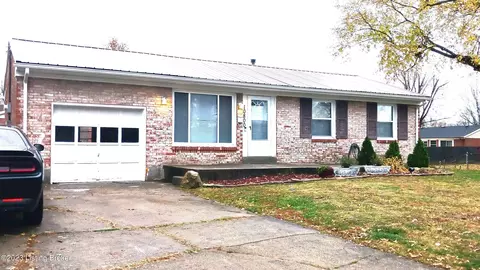 10800 Golden Dr, Louisville, KY 40272
