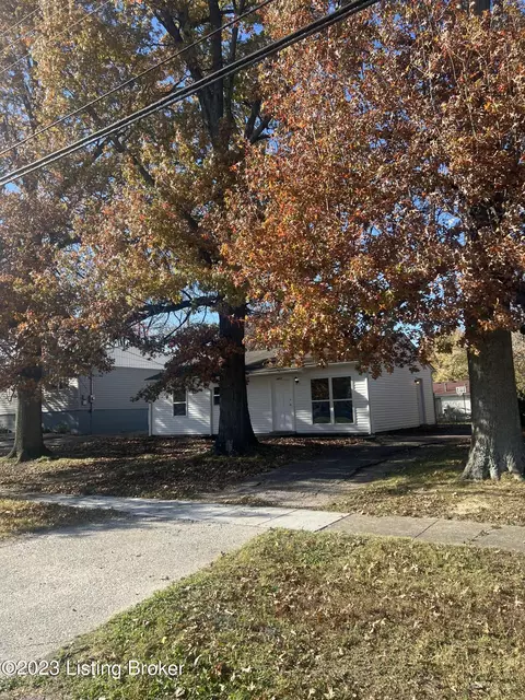 5208 Robinwood Rd, Louisville, KY 40218