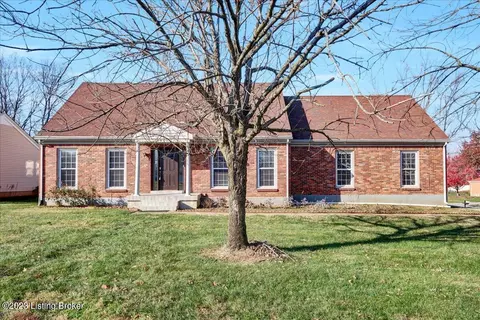 3000 Summerfield Dr, Louisville, KY 40220