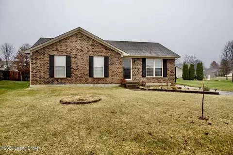 5702 Garden Trace Cir, Louisville, KY 40229