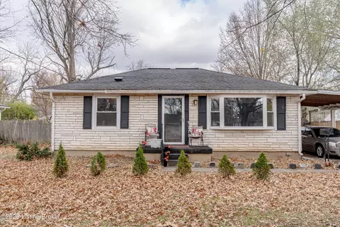 2711 Pioneer Rd, Louisville, KY 40216