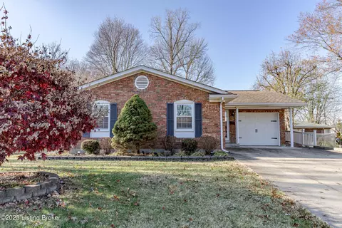 7402 Colt Dr, Louisville, KY 40214