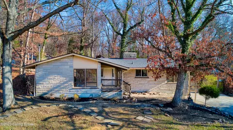 8315 Arnoldtown Rd, Louisville, KY 40214