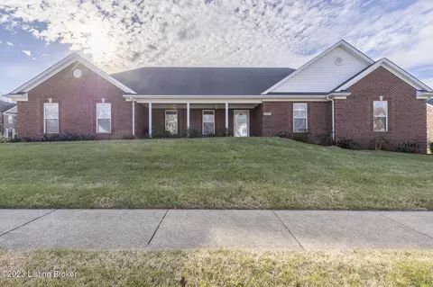 3917 Stonyrun Dr, Louisville, KY 40220