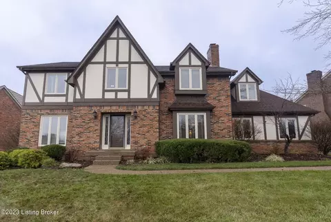 1006 Lake Forest Pkwy, Louisville, KY 40245