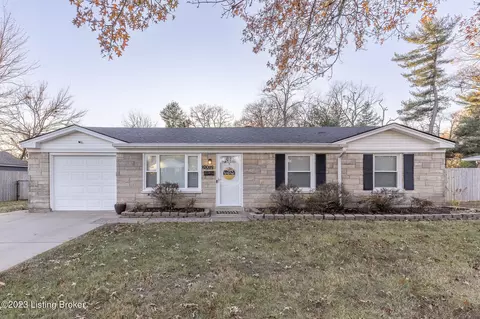 2002 Cedarcrest Dr, Louisville, KY 40242