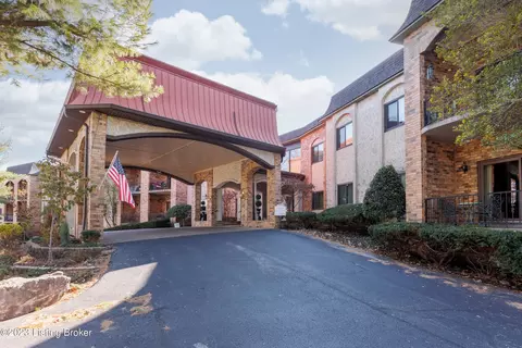 5800 Coach Gate Wynde #302, Louisville, KY 40207