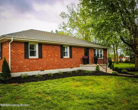 110 Roberts St, Pleasureville, KY 40057