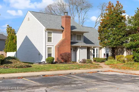 614 Cobblestone Sq, Louisville, KY 40223
