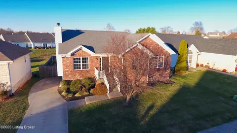3227 Squire Cir, Shelbyville, KY 40065