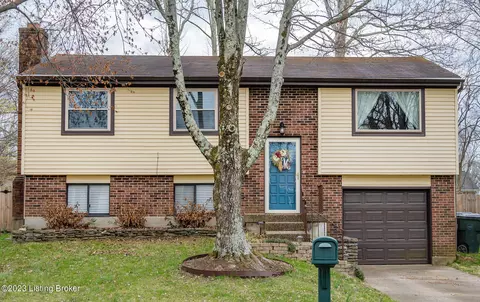 8906 Hatlerhall Dr, Louisville, KY 40291
