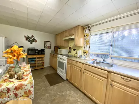 Kitchen - 281 Adkins Camp Loop, Hudson, KY 40145 photo 1 of 3