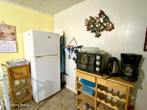 Kitchen - 281 Adkins Camp Loop, Hudson, KY 40145 photo 3 of 3