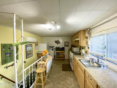 Kitchen - 281 Adkins Camp Loop, Hudson, KY 40145 photo 2 of 3