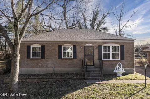 10114 Rolling Stone Dr, Louisville, KY 40229