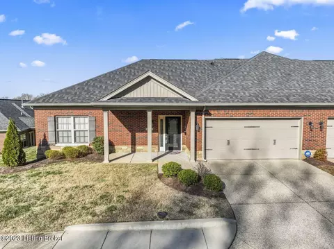 6433 Clover Trace Cir, Louisville, KY 40216
