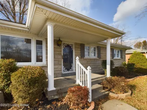 9010 Wooddale Dr, Louisville, KY 40272