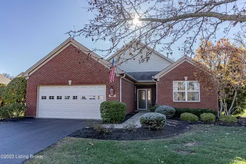 9902 Torquay Ct, Louisville, KY 40241
